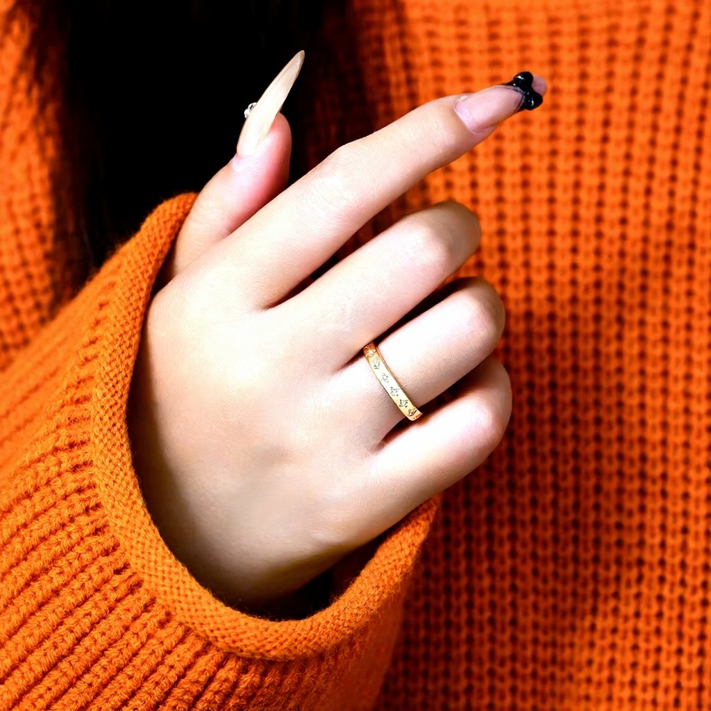 women star wedding band